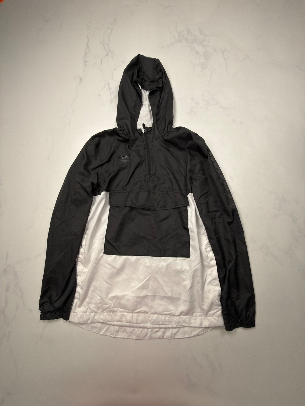 Umbro Windbreaker Black White Sporty Streetwear Jacket - Boys XL